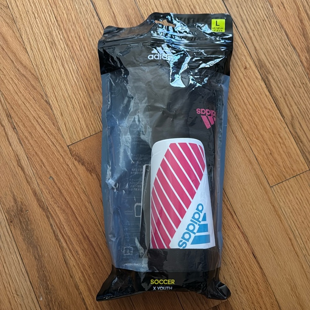 BRAND NEW adidas Youth Soccer Shin Gaurds